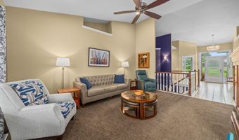 304 S Country Club Ave, Brandon, SD 57005