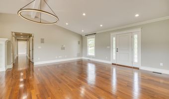 20484 Lake Rd, Abingdon, VA 24211