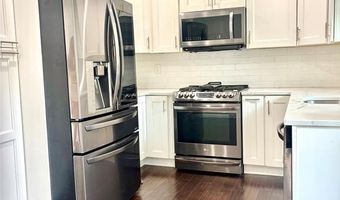 204 Hillside Ave, Bergenfield, NJ 07621