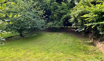 16 Cherry St, Badin, NC 28001
