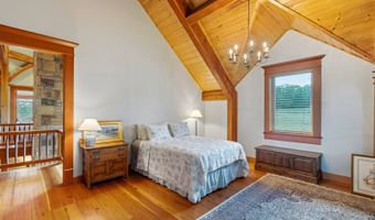 300 Eagle Point Dr, Albany, KY 42602