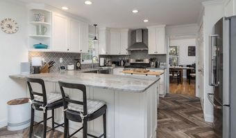 10 Greenbriar Ln, Amherst, NH 03031
