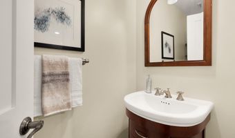 811 26TH Pl S, Arlington, VA 22202