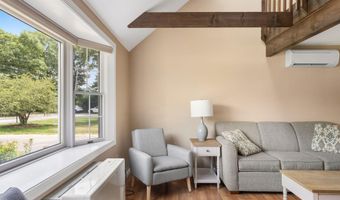 2 Cortland Cir, Bangor, ME 04401