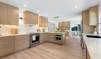 7137 Kamilo St, Honolulu, HI 96825