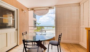 2979 Kalakaua Ave 205, Honolulu, HI 96815