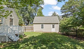 2323 N BURLINGTON St, Arlington, VA 22207