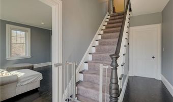 499 Seven Mile Rd, Cranston, RI 02831