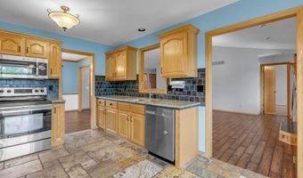 4566 Westlake Ct, Bel Aire, KS 67220