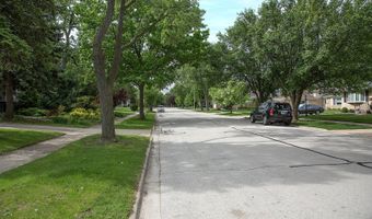 921 S Iowa Ave, Addison, IL 60101