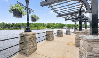 108 N Main St, Algonquin, IL 60102