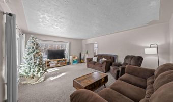 389 Seeley Ave, Amherst, OH 44001