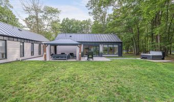 72 Keats Ln, Albrightsville, PA 18210