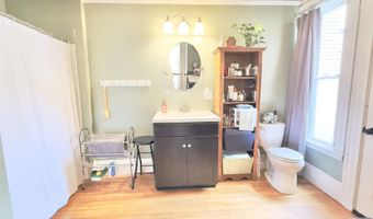 21 Cottage St, Bangor, ME 04401