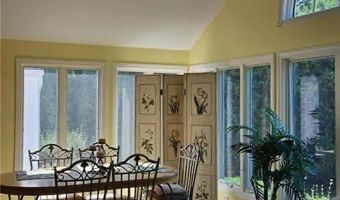1 Brookdale Dr, Hopkinton, RI 02804