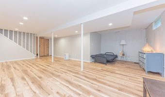275 Highlake Ave, Ann Arbor, MI 48103