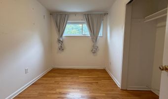 5835 MOUNT VERNON Dr, Alexandria, VA 22303