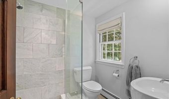 30 Stone Ridge Dr, East Greenwich, RI 02818