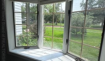 1207 8th St, Aurora, NE 68818