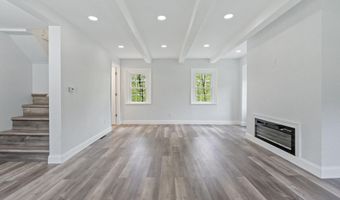 305 McCormack Rd, Albany, NY 12208