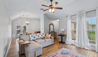 745 Fawn Lake Dr, Baton Rouge, LA 70816