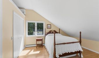 38 Gondola Ave, Jamestown, RI 02835