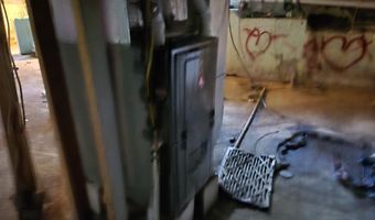 909 W 4th St, Bicknell, IN 47512