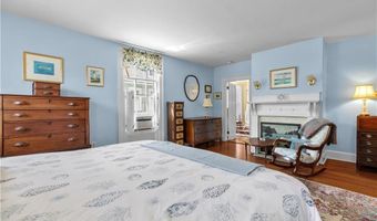 22 Greenough Pl, Newport, RI 02840