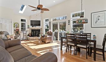 67 Swartzel Dr, Middletown, NJ 07748