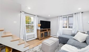 267 Green End Ave, Middletown, RI 02842