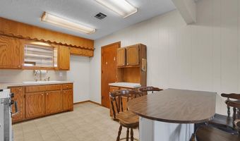 1308 Karen Ave, Altus, OK 73521