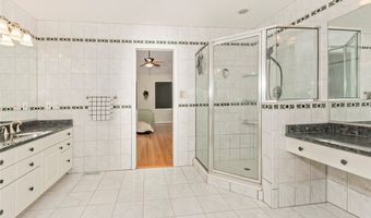 225 Linwood Ln, Aurora, OH 44202