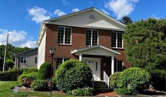 33 College Hill Rd 10, Warwick, RI 02886
