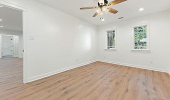 426 Demontluzin Ave, Bay St. Louis, MS 39520