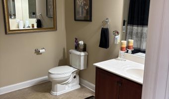 806 Heather Ln, Altamont, NY 12009