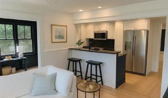 42 Marlborough St, East Greenwich, RI 02818