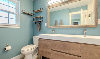 2203 NW Lakeside Ct, Ankeny, IA 50023