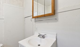 724 Bridge Ave, Alma, MI 48801