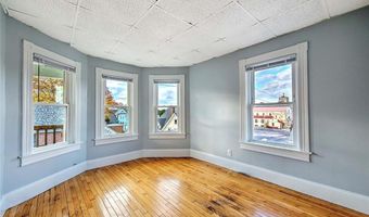 68 Division St 3, Lincoln, RI 02838