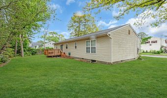 62 Walnut St, Beachwood, NJ 08722