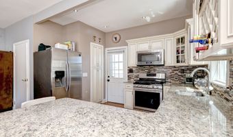 98 Boston Ter, Bridgeport, CT 06610