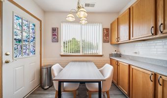 941 N Swift Rd 201, Addison, IL 60101