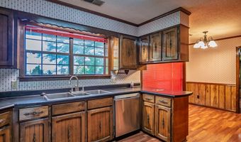 5042 Dummyline Rd, Batesville, MS 38606