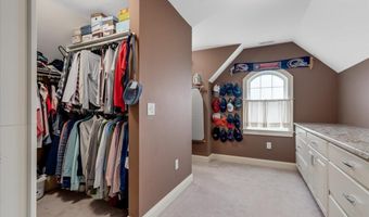 74 Settlers Ct, Bedford, NH 03110