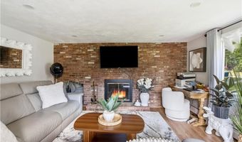 253 Station St, Coventry, RI 02816