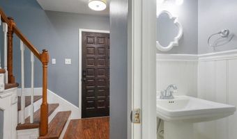 2714 English Dr, Ocean Springs, MS 39564