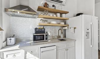 782 Water St, Biloxi, MS 39530