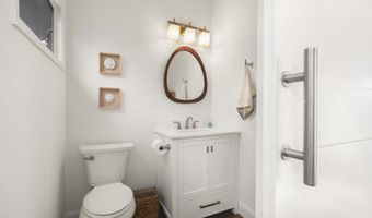 5 W 4TH St, Barnegat Light, NJ 08006