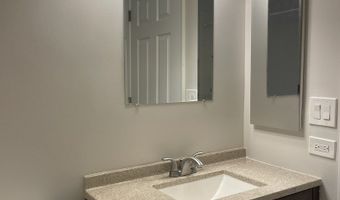 28 Waverly Ct 28, Algonquin, IL 60102