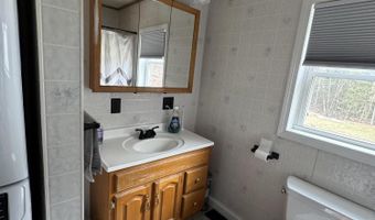 35 Maple St, Baileyville, ME 04694